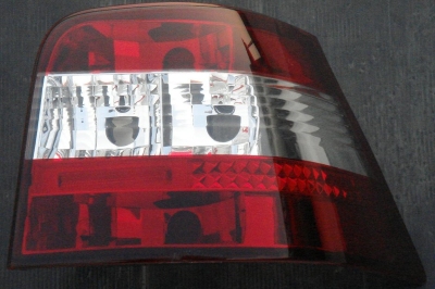 Foto van Set achterlichten volkswagen golf iv 1998-2003 excl. variant - rood/helder volkswagen golf iv (1j1) via winparts