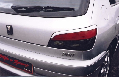 Foto van Achterlichtspoilers peugeot 306 3/5-deurs 1992-1997 peugeot 306 hatchback (7a, 7c, n3, n5) via winparts
