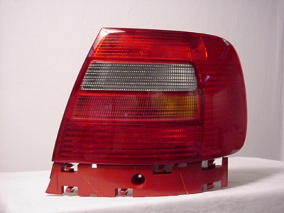 Achterlicht rechts vanaf 9e maand1996 tot 1999 (sedan) audi a4 (8d2, b5)  winparts
