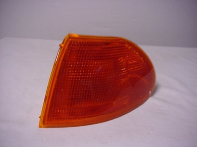 Voorknipperlicht links -9/94 oranje inclusief lamphouder opel astra f hatchback (53_, 54_, 58_, 59_)  winparts